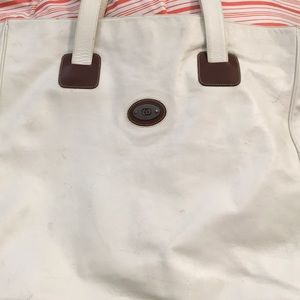 Large Gucci bag. Great for travel or gym.
